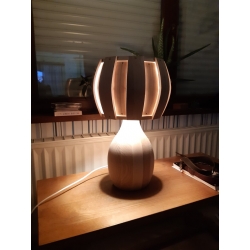 lampe en frêne